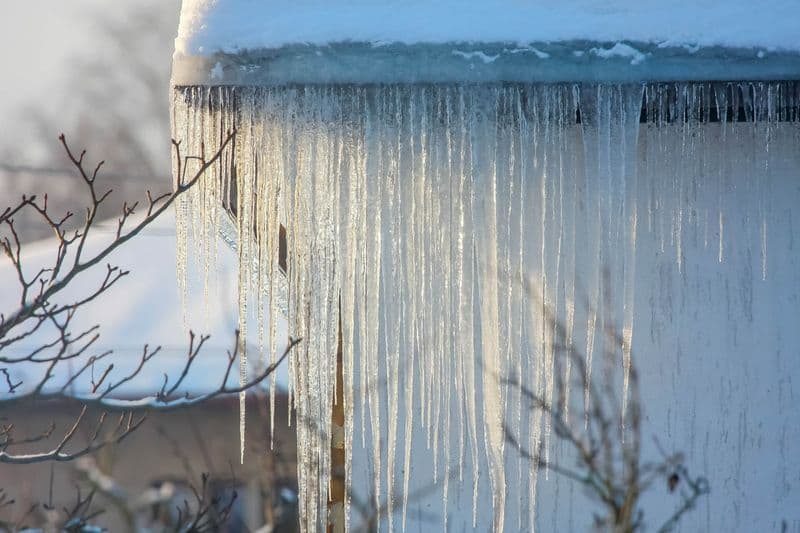 How Do Ice Dams Form